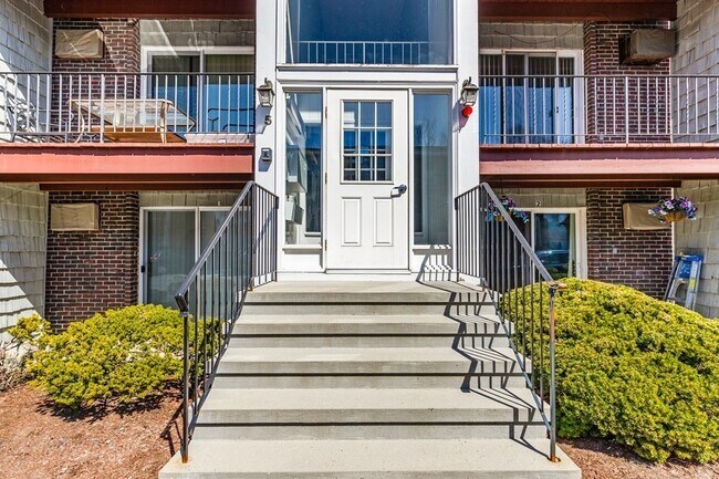 Building Photo - 11 Woodcrest Ct