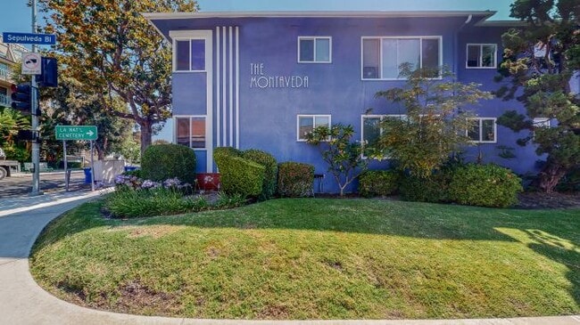 Building Photo - 11284 Montana Avenue