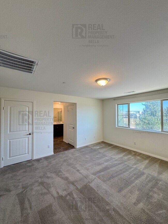 Building Photo - Spacious Menifee Home with Open Floor Plan, Walk-In Closets & Covered Patio