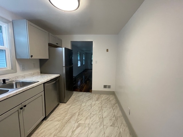 Building Photo - 2229 Parkview Pl