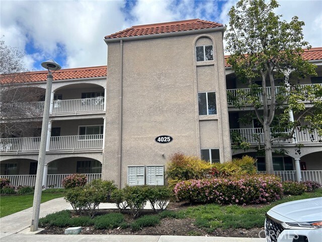 Building Photo - 4025 Calle Sonora Este
