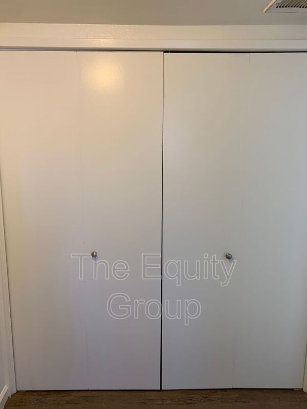 Building Photo - 3928 W Meadow Ave