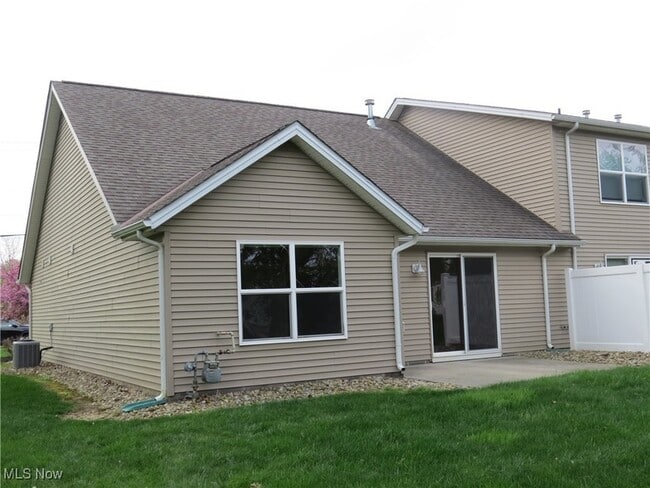 Building Photo - 1751 Blase Nemeth Rd