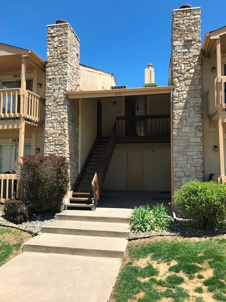 Building Photo - 840 Tenderfoot Hill Rd