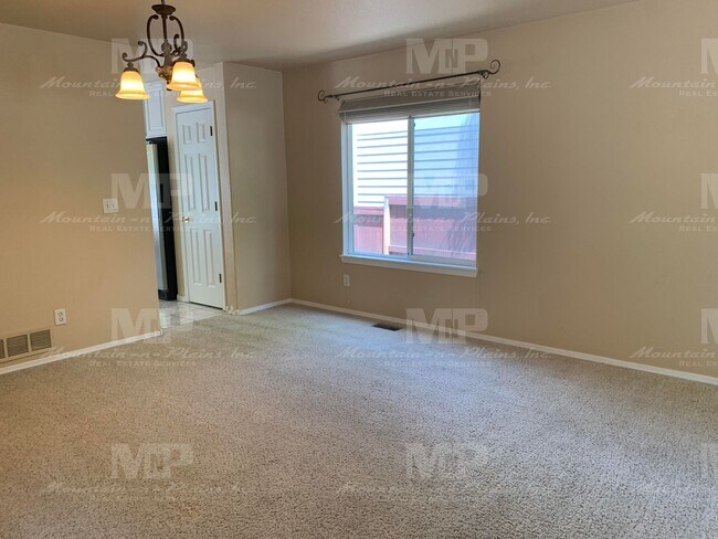 Building Photo - 714 Bentley Pl