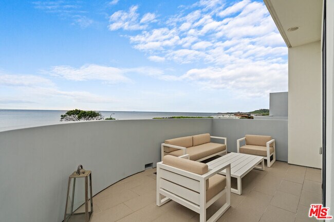 Building Photo - 22065 Pacific Coast Hwy