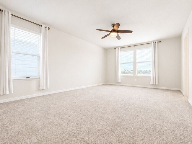 Building Photo - Welcome home to refined family living in this 3Bedrooms / 2.5Baths residence in Tohoqua!