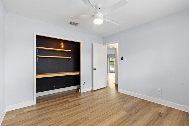 Building Photo - 202 Coppersmith Dr