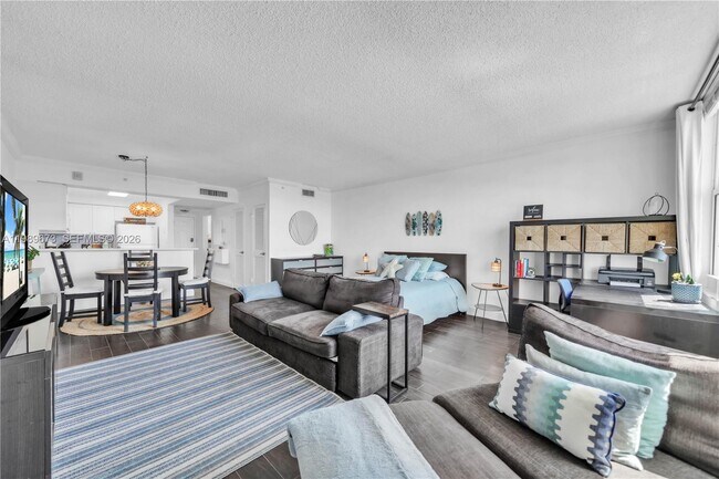 Building Photo - 2501 S Ocean Dr