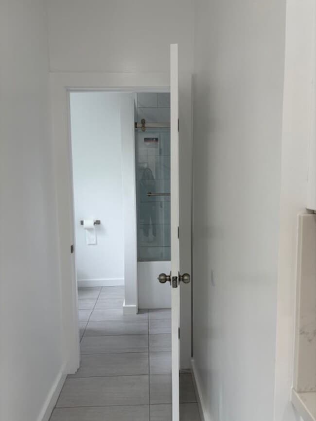 Building Photo - Beautiful Remodeled Berkeley 3 Bedroom Dup...
