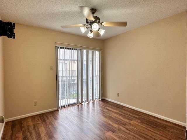 Building Photo - 3808 Landmark Dr