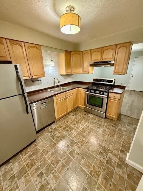 Building Photo - 1461 Pawtucket Blvd