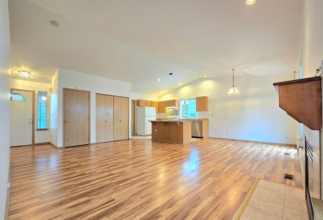 Building Photo - Lovely 3 Bedroom Marysville Rambler Available NOW!