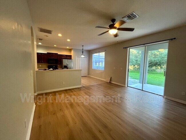 Building Photo - 7843 Foxgrove Dr