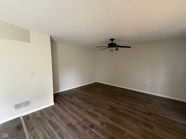 Building Photo - 411 Garden Grace Dr