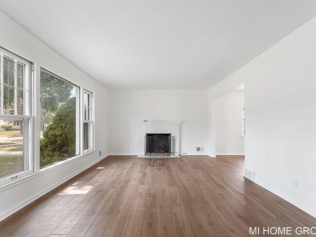 Building Photo - Lovely 3 Bedroom North East Grand Rapids