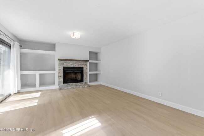 Building Photo - 10407 Big Tree Cir W