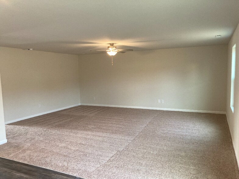 Building Photo - 712 Fauna St