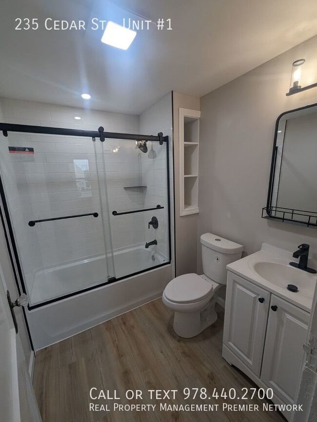 Building Photo - 235 Cedar St