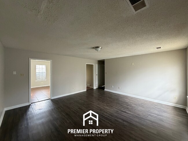 Building Photo - Move-In Ready 3BR Home in Raleigh | Hardwood Floors, Formal Dining & Fenced Yard