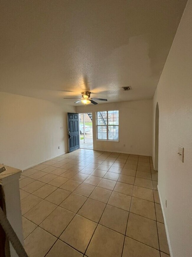 Building Photo - 3001 Cantabrian Dr