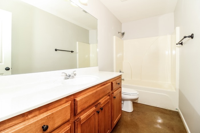 Building Photo - 5813 Heritage Heights Dr
