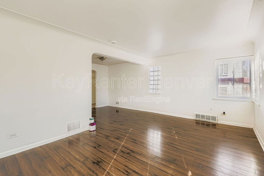 Building Photo - 3233 Steele St