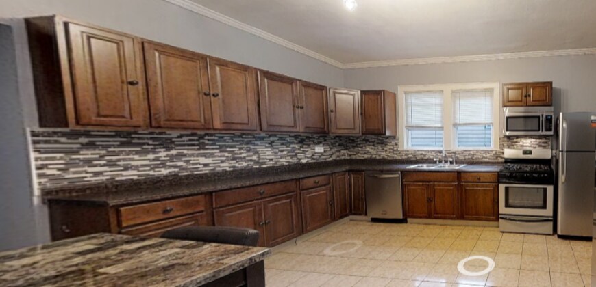 Building Photo - 1322 Madison St