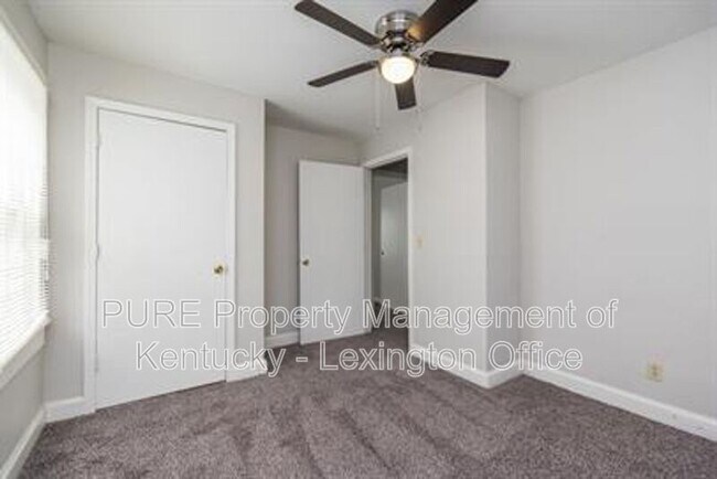 Building Photo - 3 Dogwood Ln