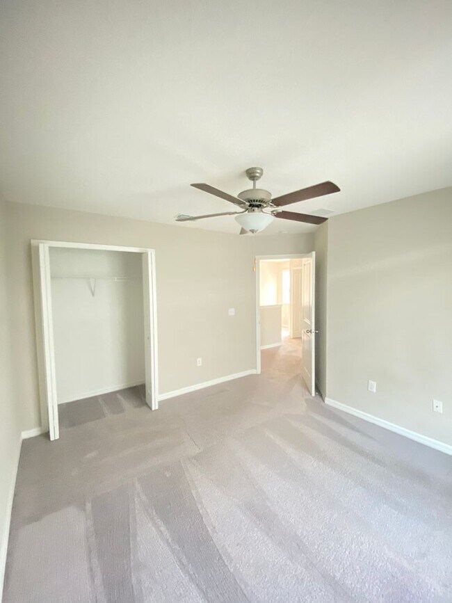 Building Photo - 7012 Samuel Ivy Dr