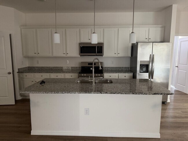 Building Photo - 16368 Branco Dr