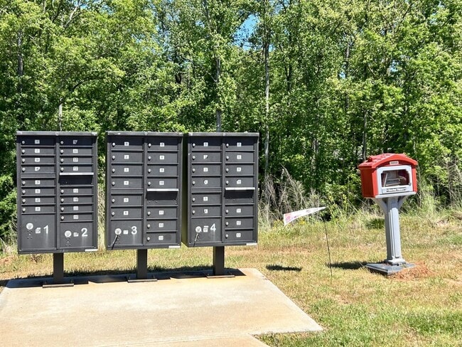 Building Photo - 144 Sunny Pt Lp