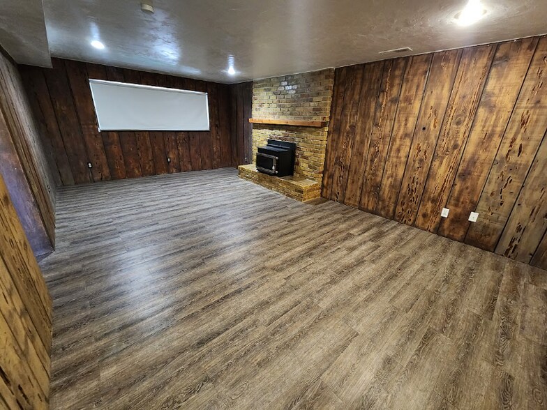 Building Photo - 605 E 9670 S