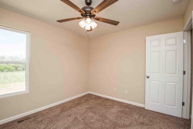 Building Photo - Knoxville 37849 - 3BR/2.5BA home with wash...