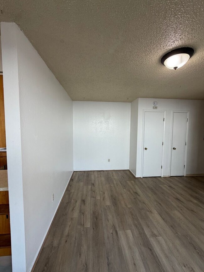 Building Photo - 2437 Garden Ave