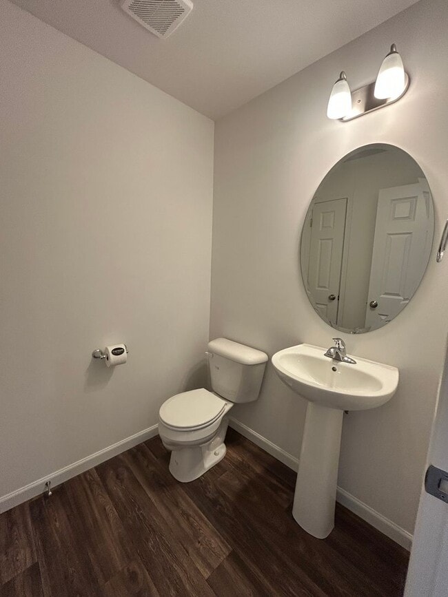 Building Photo - New End of row townhome 3 bed, 2.5 bath in Carlisle