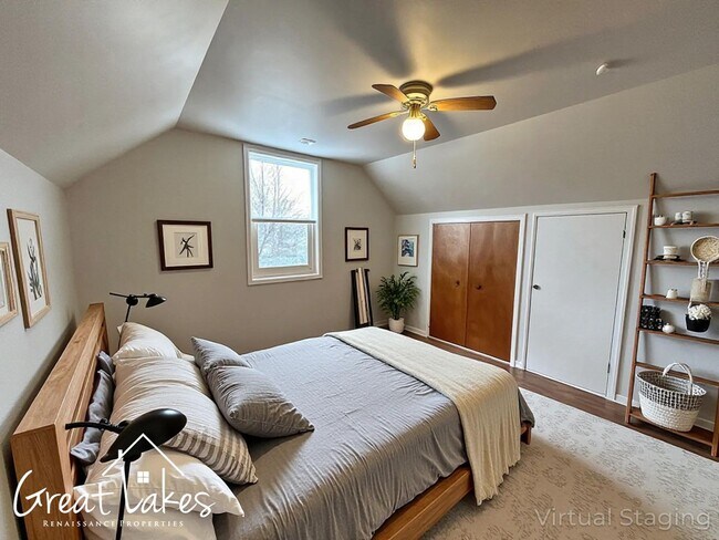 Building Photo - Charming 3 Bedroom 1.5 Bathroom Bungalow now available for rent!