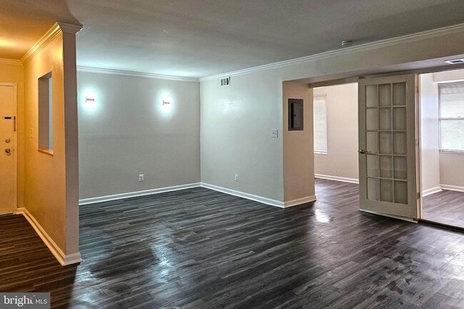 Building Photo - 9639 White Acre Rd