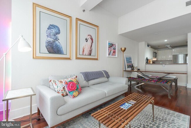 Building Photo - 1500 Chestnut St