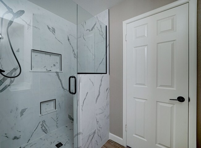 Building Photo - COMING SOON - REMODELED IN TEMPE!!!