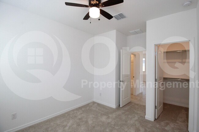 Building Photo - 8810 W Pasadena Ave