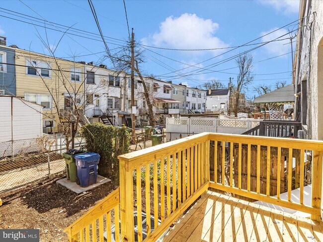 Building Photo - 5443 Jonquil Ave