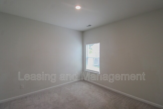 Building Photo - 150 Daniels Creek Cir