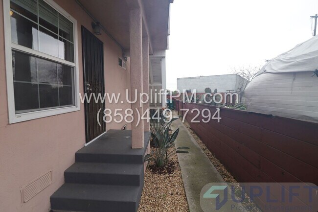 Building Photo - 4831 Castle Ave