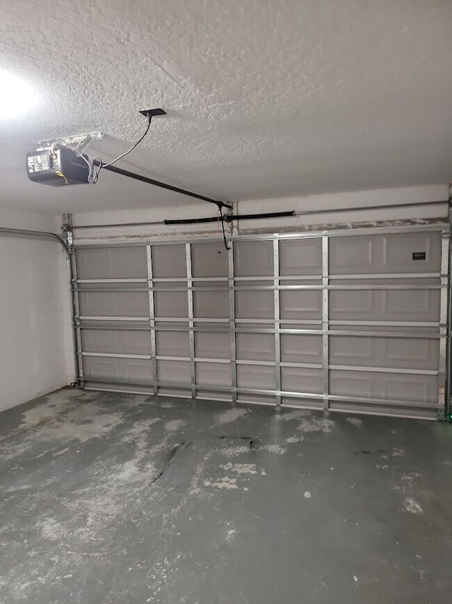 Building Photo - 9560 Brackin St
