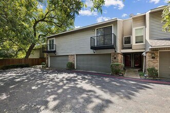 Building Photo - 7450 Holly Hill Dr