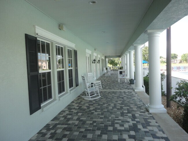 Building Photo - 2134 Boxwood St
