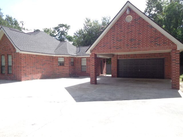 Building Photo - 21722 Tophill Dr