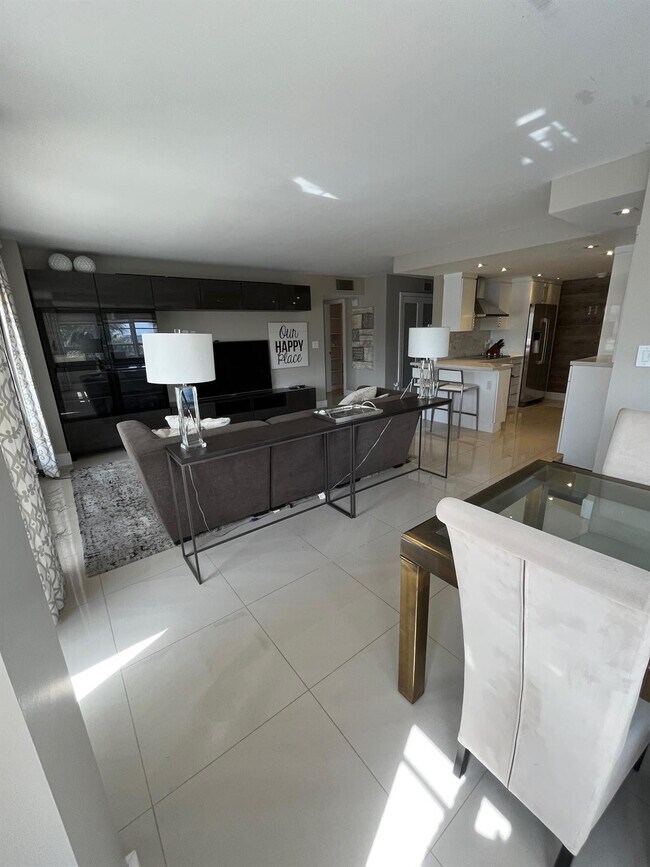 Building Photo - 133 N Pompano Beach Blvd