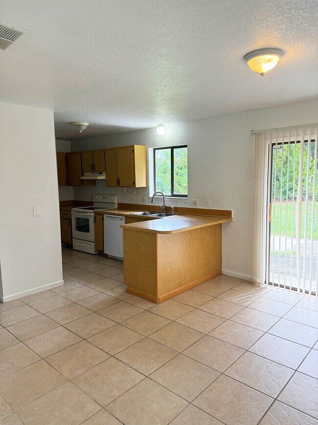 Building Photo - 1029 Ulysses Ave SE